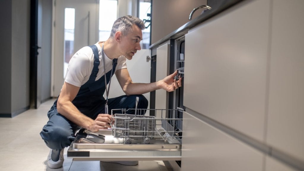 Nettoyer mini lave-vaisselle : guide détartrage complet