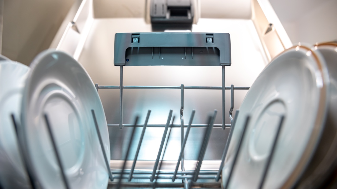 Mini lave-vaisselle 4 couverts vs 6 couverts : quelle capacité choisir en 2026 ?